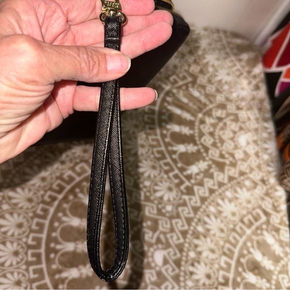 Steve Madden Zippy Black Zip Around Organizer Wallet - Picture 8 of 9